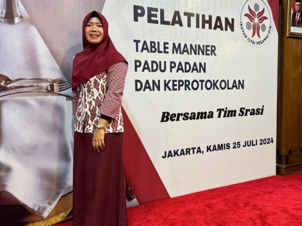 IIPOJK Cirebon berkesempatan menghadiri pelatihan table manner, padu padan, dan keprotokolan yang diadakan oleh IIPOJK Pusat di Jakarta