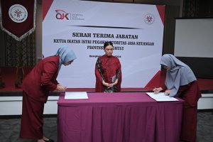 Penandatanganan Berita Acara Serah Terima Jabatan di IIPOJK Bengkulu