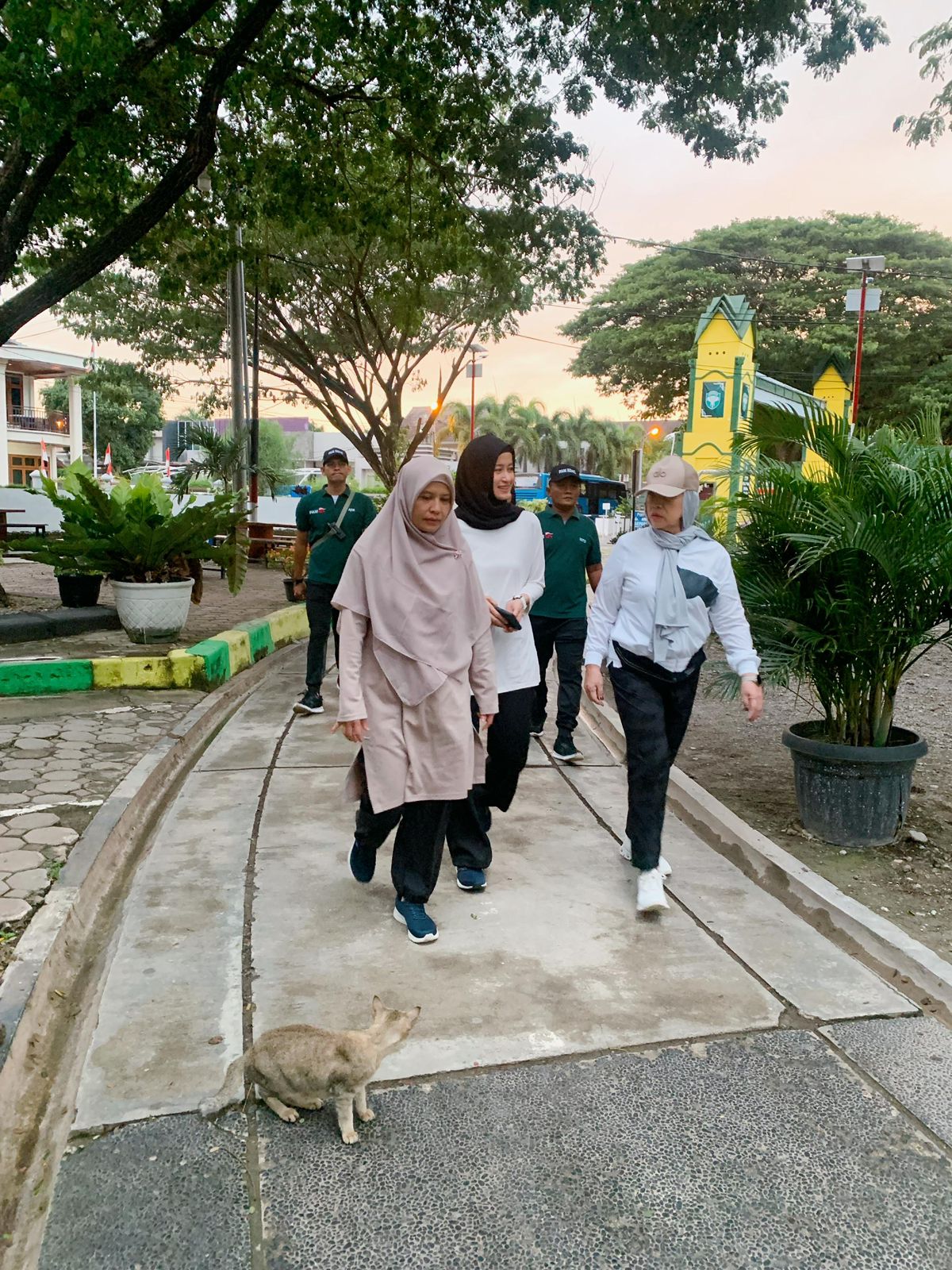 Jogging Pagi bersama Ibu Ita Mahendra di Lapangan Blang Padang